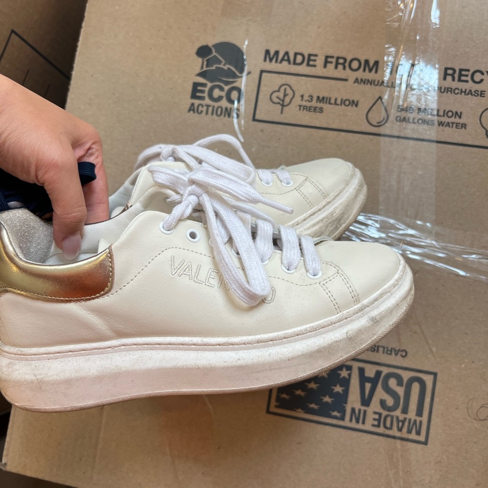 Valentino designer